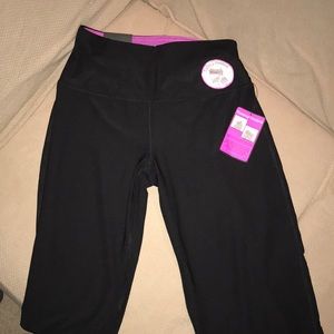 NYL sport capri legging with tags